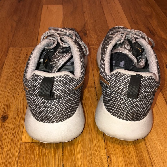 GRAY AND GOLD ROSHES - Picture 6 of 8